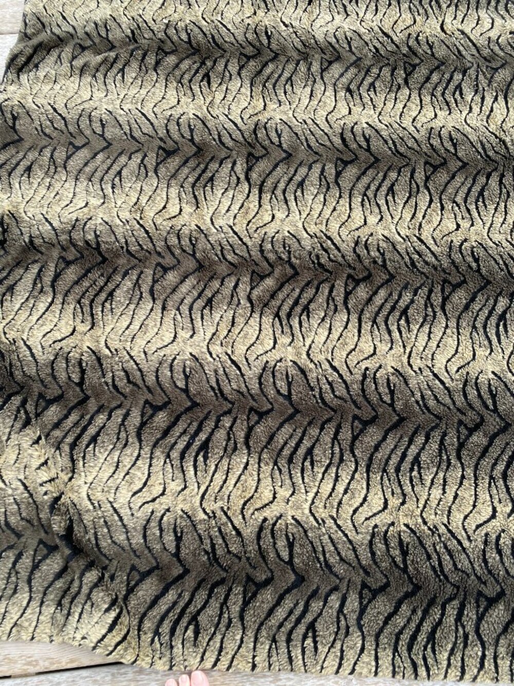 Machine washable faux fur throw blanket faux suede backing - Picture 7 of 7